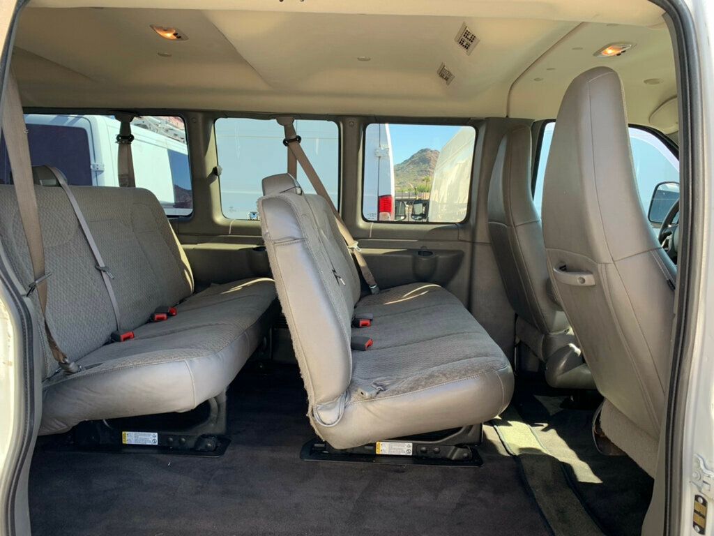 2019 Chevrolet Express Passenger RWD 3500 155" LT 15 PASSENGER - 22934291 - 4