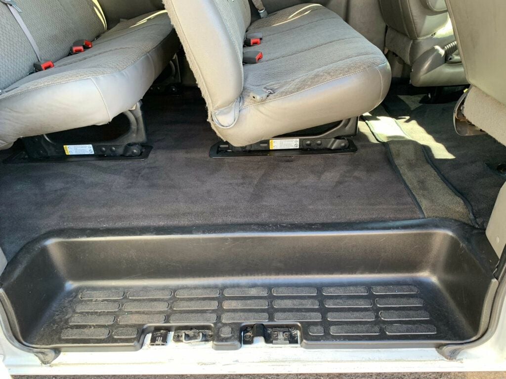 2019 Chevrolet Express Passenger RWD 3500 155" LT 15 PASSENGER - 22934291 - 5