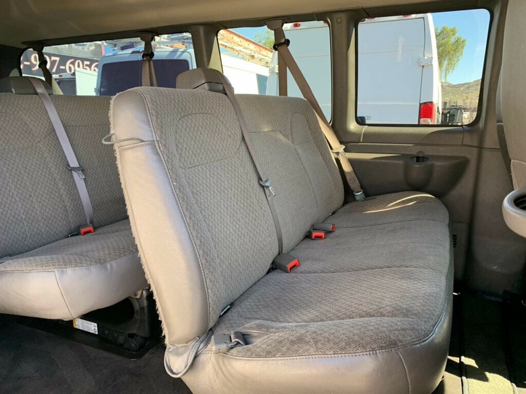 2019 Chevrolet Express Passenger RWD 3500 155" LT 15 PASSENGER - 22934291 - 6
