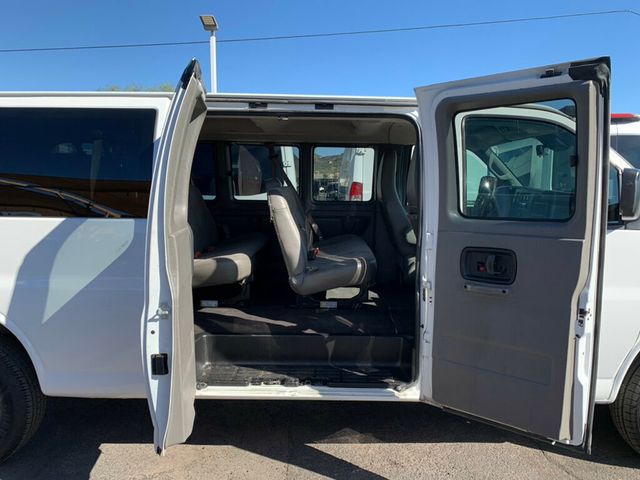 2019 Chevrolet Express Passenger RWD 3500 155" LT 15 Passenger - 22942936 - 1
