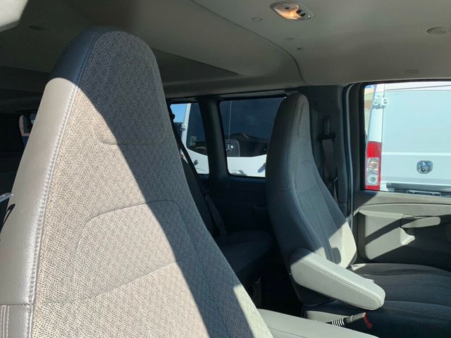 2019 Chevrolet Express Passenger RWD 3500 155" LT 15 Passenger - 22942936 - 32