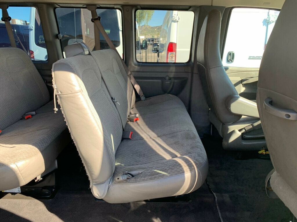 2019 Chevrolet Express Passenger RWD 3500 155" LT 15 Passenger - 22942936 - 3