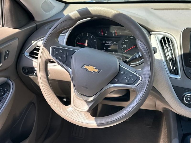 2019 Chevrolet Malibu 4dr Sedan LS w/1LS - 22936306 - 17