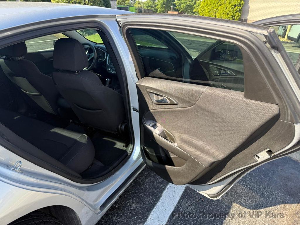 2019 Chevrolet Malibu photo 13