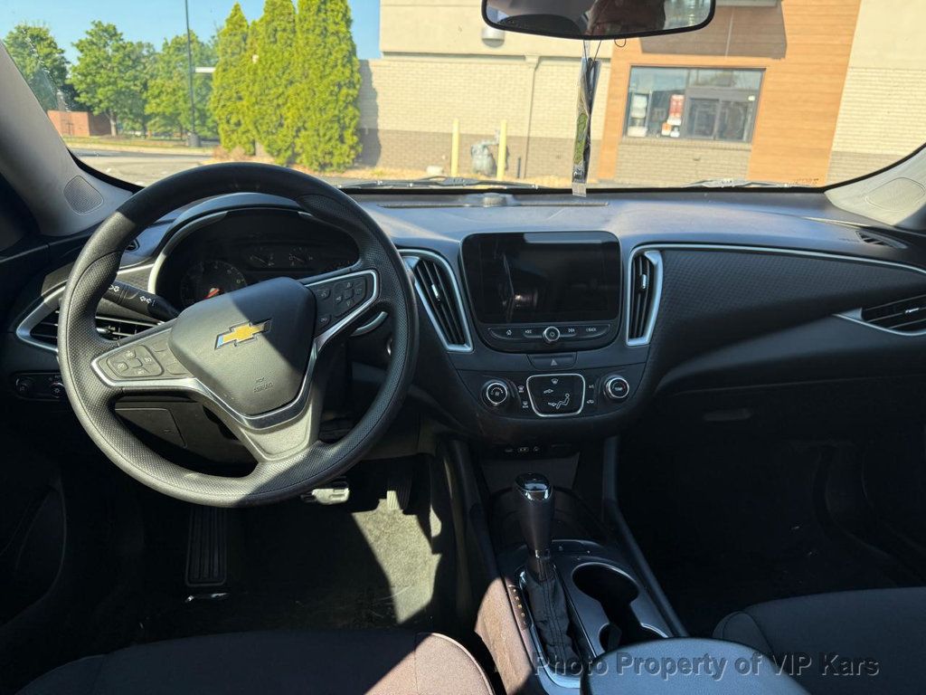 2019 Chevrolet Malibu photo 16