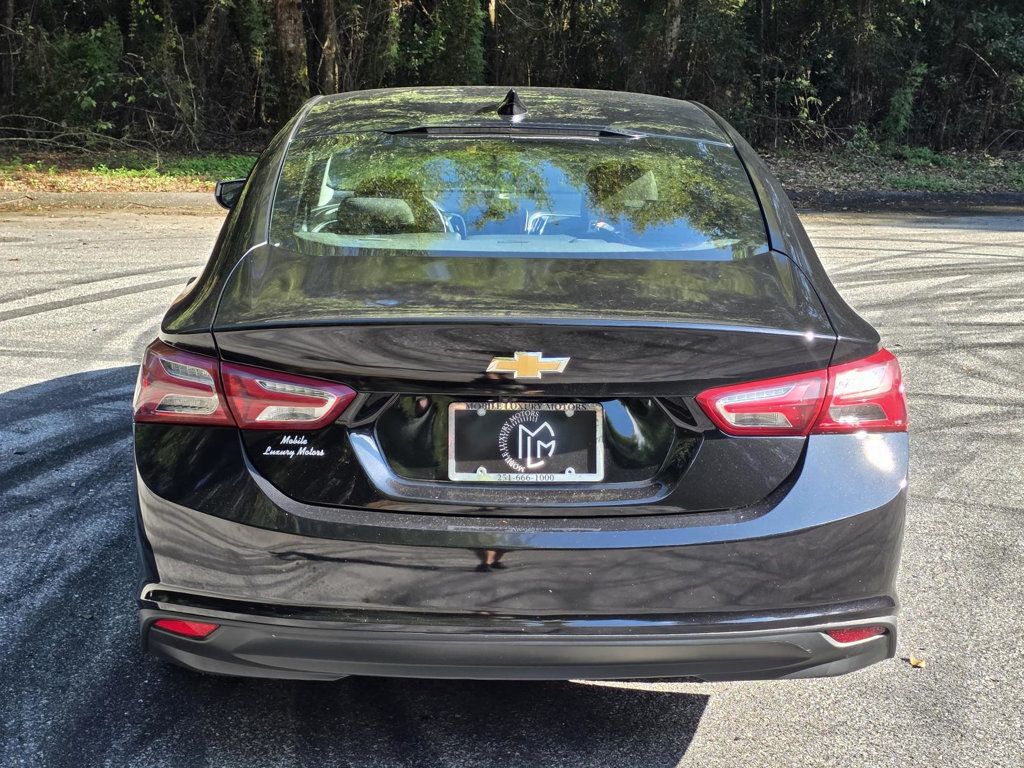 2019 Chevrolet Malibu 1LT photo 2