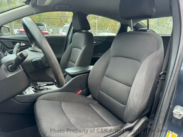 2019 Chevrolet Malibu LS Preferred Grp, Apple CarPlay, Rearview Camera, HID Headlamps - 22387254 - 14