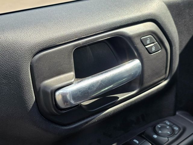 2019 Chevrolet Silverado 1500 2WD Double Cab 147" Custom - 22933708 - 24