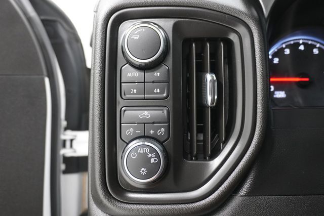 2019 Chevrolet Silverado 1500 4WD Crew Cab 147" Custom Trail Boss - 23006093 - 19