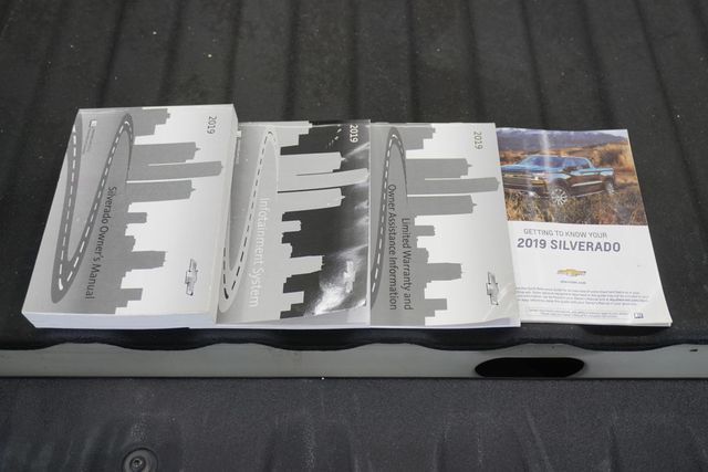 2019 Chevrolet Silverado 1500 4WD Crew Cab 147" Custom Trail Boss - 23006093 - 20