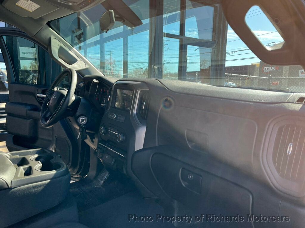 2019 Chevrolet Silverado 1500 4WD Crew Cab 147" Custom Trail Boss - 22405410 - 25