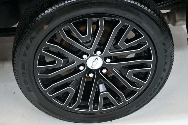 2019 Chevrolet Silverado 1500 4WD Crew Cab 147" High Country - 22914906 - 20