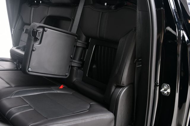 2019 Chevrolet Silverado 1500 4WD Crew Cab 147" High Country - 22914906 - 38