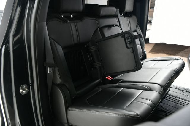 2019 Chevrolet Silverado 1500 4WD Crew Cab 147" High Country - 22914906 - 40