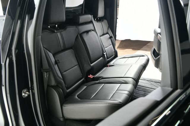 2019 Chevrolet Silverado 1500 4WD Crew Cab 147" High Country - 22914906 - 42