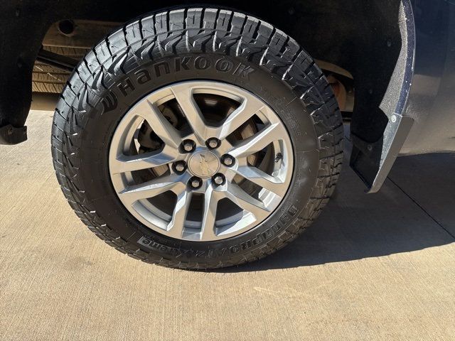 2019 Chevrolet Silverado 1500 4WD Crew Cab 147" LT - 22964251 - 19