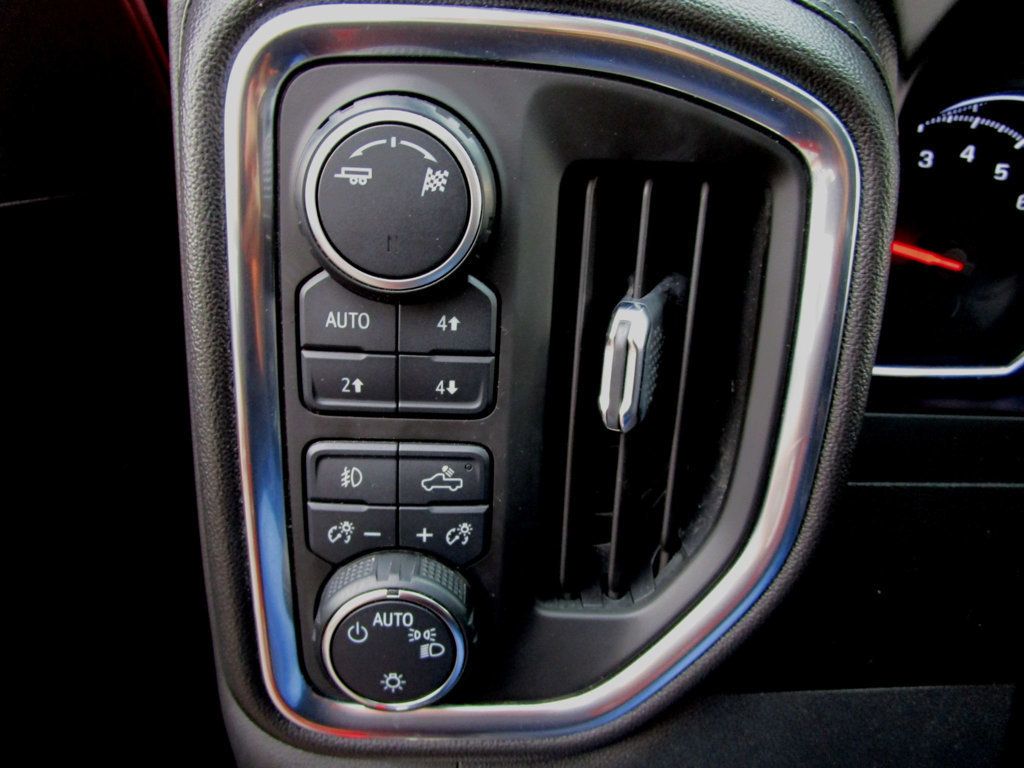 2019 Chevrolet Silverado 1500 4WD Crew Cab 147" LT Trail Boss - 23012655 - 24