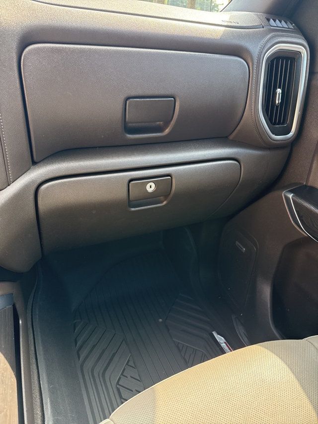 2019 Chevrolet Silverado 1500 4WD Crew Cab 147" LTZ - 22913157 - 23