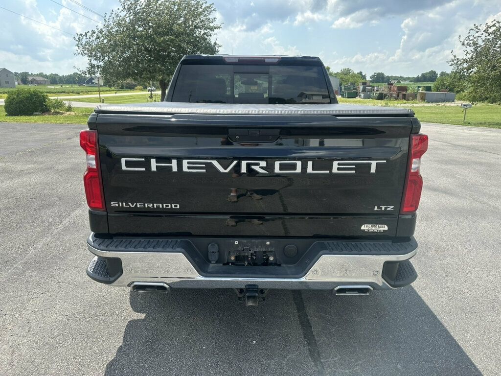 2019 Chevrolet Silverado 1500 4WD Crew Cab 147" LTZ - 23048760 - 3
