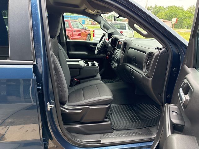 2019 Chevrolet Silverado 1500 4WD Crew Cab 157" Custom - 23024563 - 10
