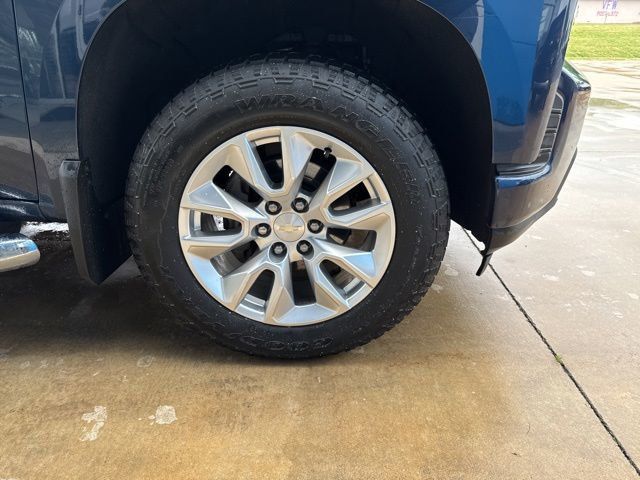 2019 Chevrolet Silverado 1500 4WD Crew Cab 157" Custom - 23024563 - 17
