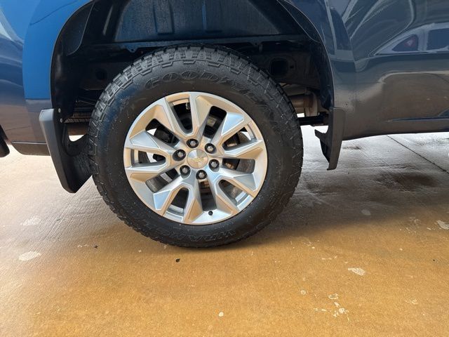 2019 Chevrolet Silverado 1500 4WD Crew Cab 157" Custom - 23024563 - 18