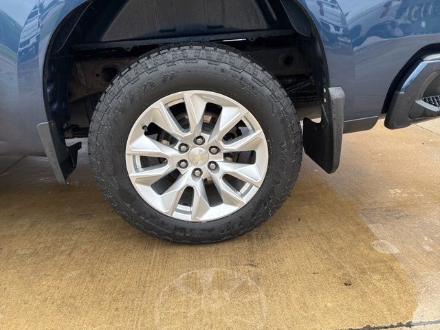 2019 Chevrolet Silverado 1500 4WD Crew Cab 157" Custom - 23024563 - 19