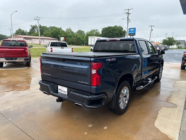2019 Chevrolet Silverado 1500 4WD Crew Cab 157" Custom - 23024563 - 6