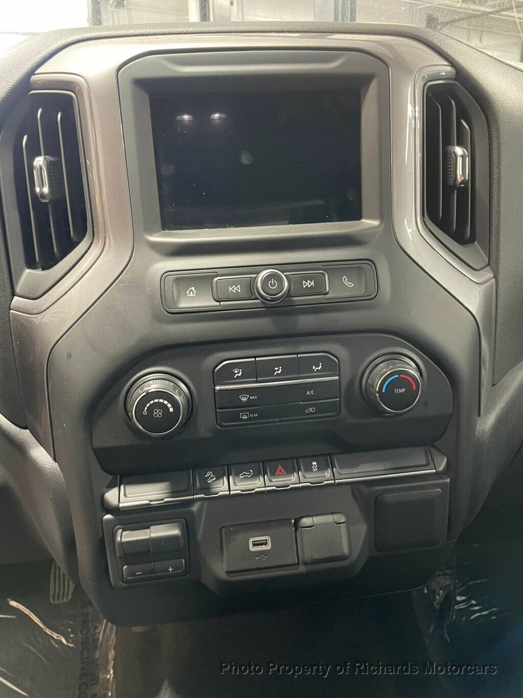 2019 Chevrolet Silverado 1500 Custom Trail Boss photo 16