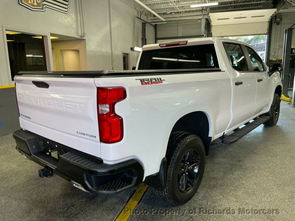 2019 Chevrolet Silverado 1500 Custom Trail Boss photo 3