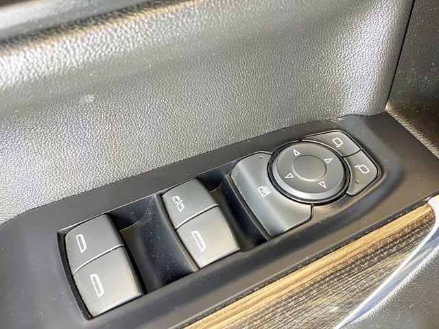 2019 Chevrolet Silverado 1500 4WD Crew Cab 157" LT - 22959522 - 19