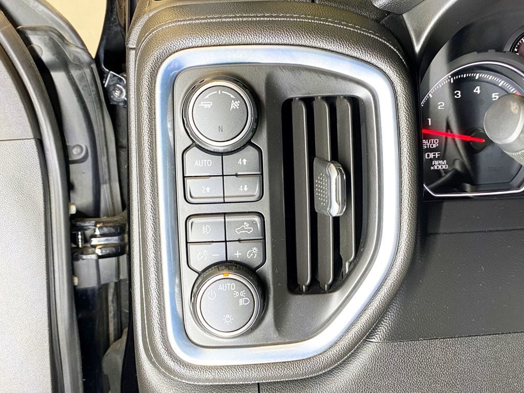 2019 Chevrolet Silverado 1500 4WD Crew Cab 157" LT - 22959522 - 23