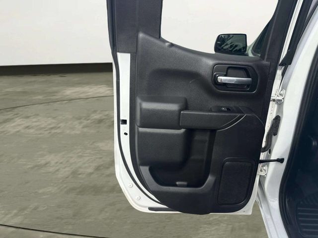 2019 Chevrolet Silverado 1500 4WD Double Cab 147" Custom - 23032553 - 12