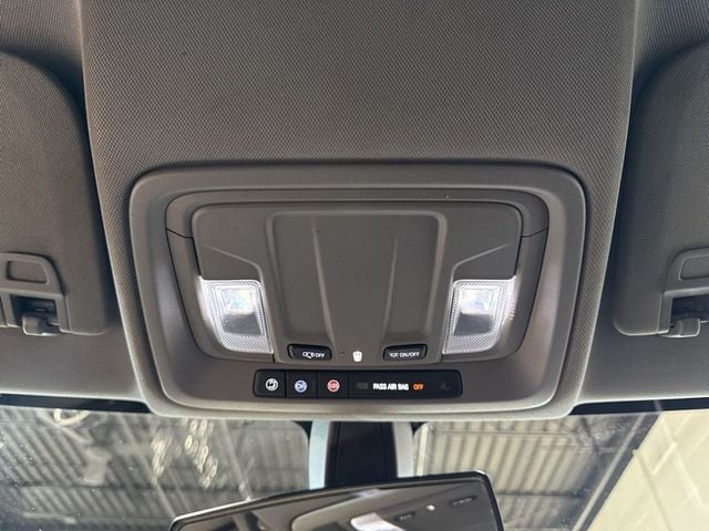 2019 Chevrolet Silverado 1500 4WD Double Cab 147" RST - 23010831 - 19