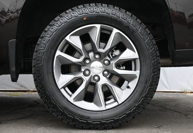 2019 Chevrolet Silverado 1500 4x4 Crew Cab LT - 23051983 - 8