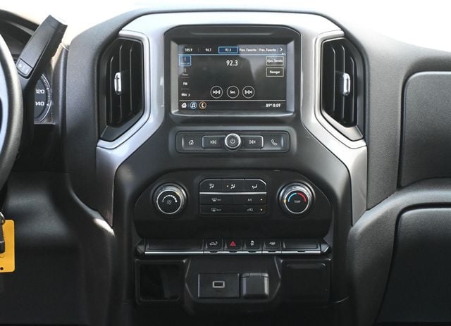 2019 Chevrolet Silverado 1500 Crew Cab Custom - 23040295 - 10