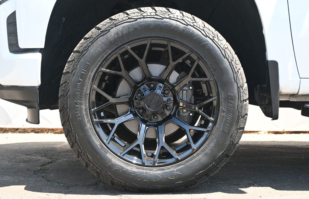 Chevrolet Silverado photo 7