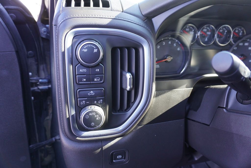 2019 Chevrolet Silverado 1500 LT - 22969960 - 29