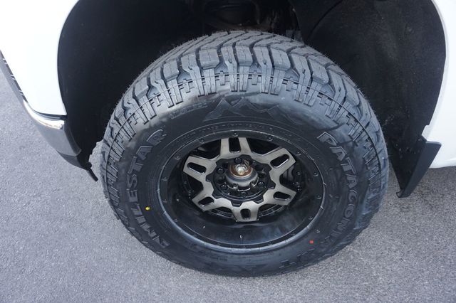 2019 Chevrolet Silverado 1500 LT, 4X4, 4 CYLINDER ENGINE, PREMIUM WHEELS, ALL TERRAIN TIRES - 23020574 - 10