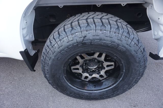 2019 Chevrolet Silverado 1500 LT, 4X4, 4 CYLINDER ENGINE, PREMIUM WHEELS, ALL TERRAIN TIRES - 23020574 - 11