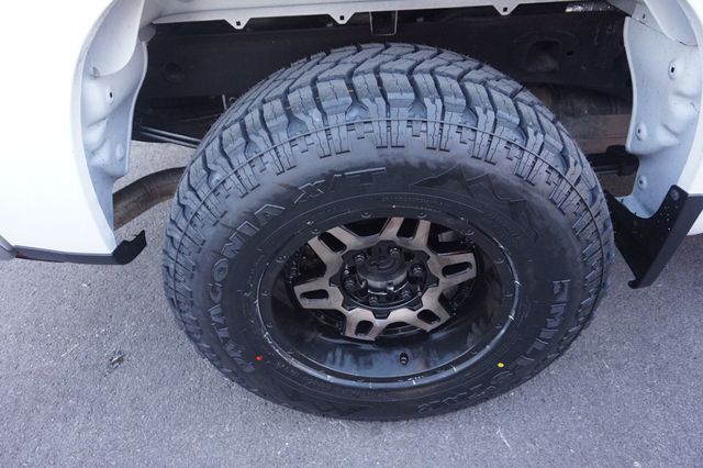 2019 Chevrolet Silverado 1500 LT, 4X4, 4 CYLINDER ENGINE, PREMIUM WHEELS, ALL TERRAIN TIRES - 23020574 - 12