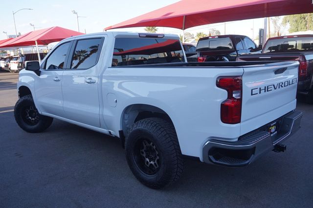 2019 Chevrolet Silverado 1500 LT, 4X4, 4 CYLINDER ENGINE, PREMIUM WHEELS, ALL TERRAIN TIRES - 23020574 - 3