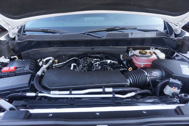 2019 Chevrolet Silverado 1500 LT, 4X4, 4 CYLINDER ENGINE, PREMIUM WHEELS, ALL TERRAIN TIRES - 23020574 - 8