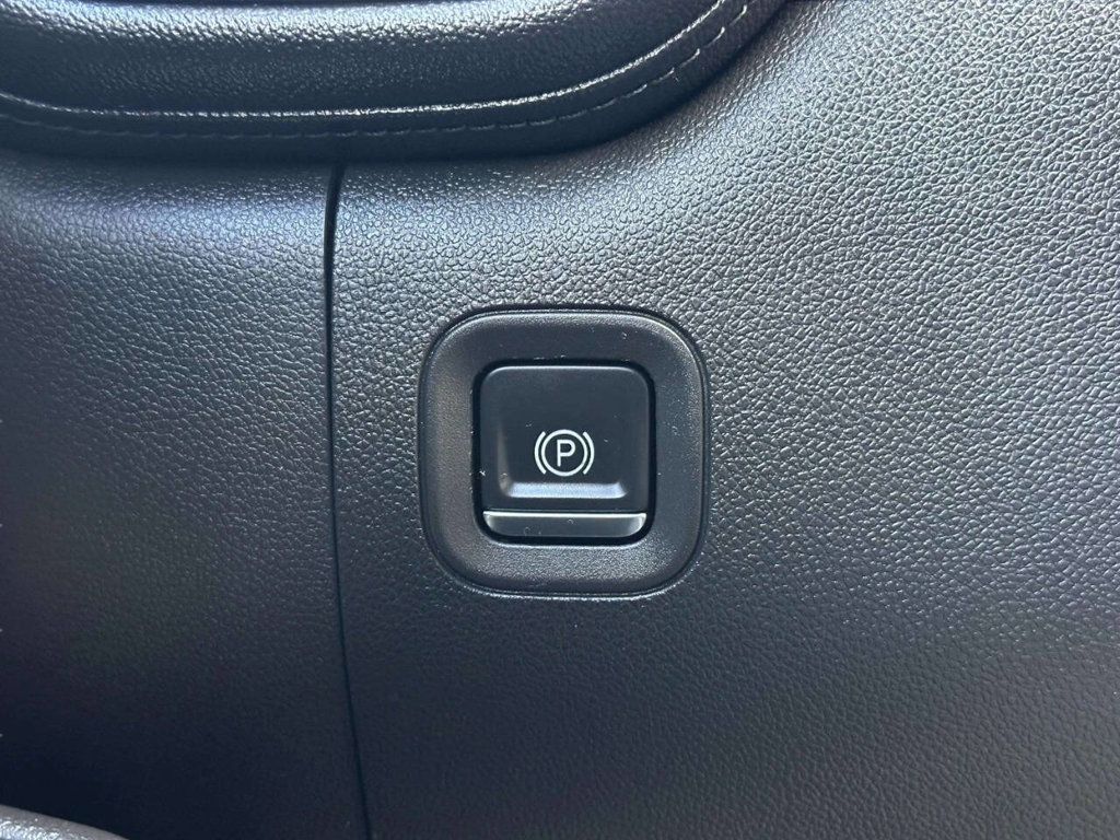 2019 Chevrolet Silverado 1500 LT 4x4 4dr Crew Cab 5.8 ft. SB - 22966028 - 25