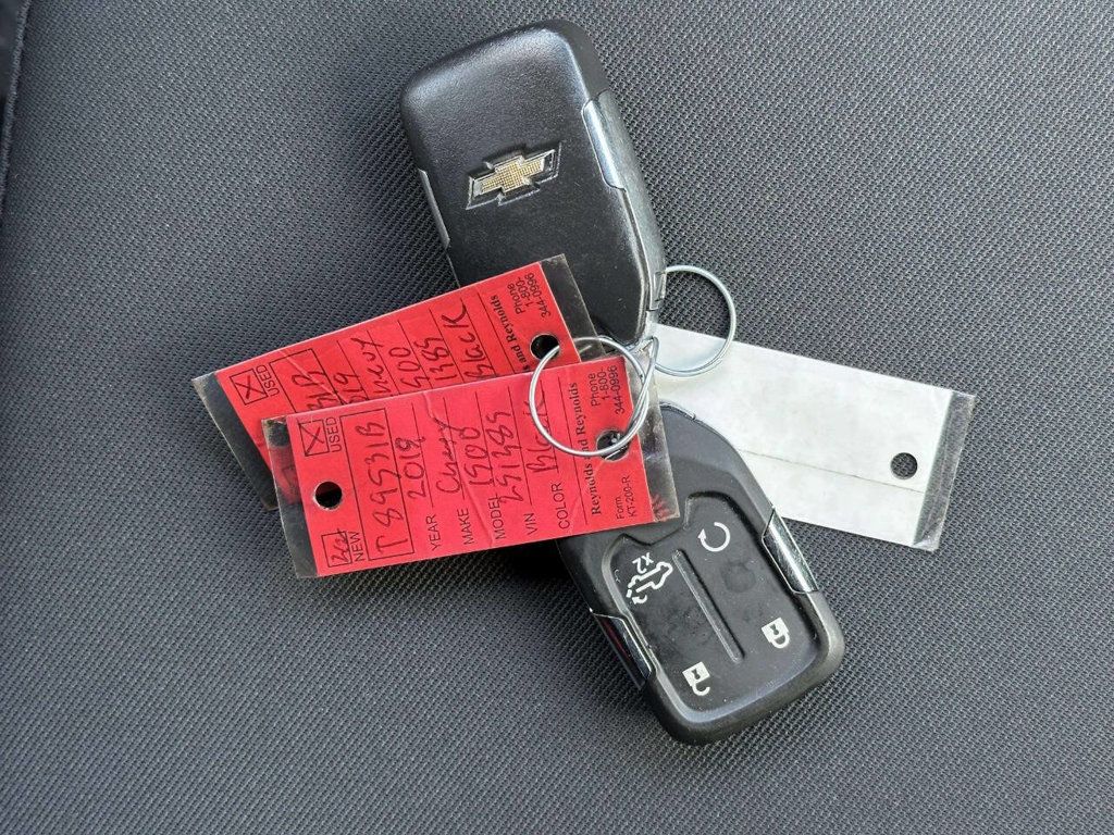 2019 Chevrolet Silverado 1500 LT 4x4 4dr Crew Cab 5.8 ft. SB - 22966028 - 29