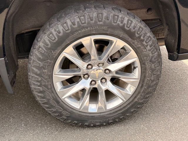 2019 Chevrolet Silverado 1500 LTZ - 23052330 - 12