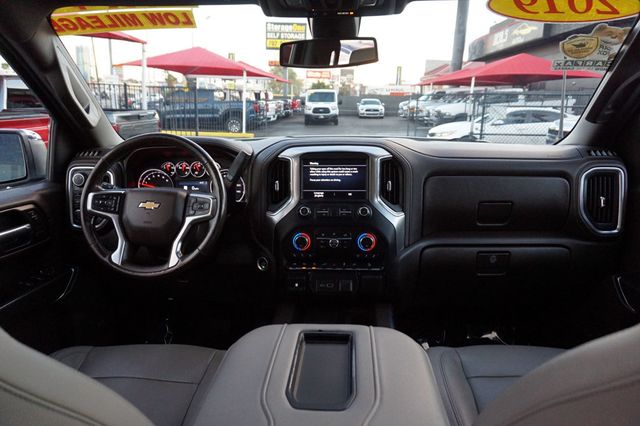 2019 Chevrolet Silverado 1500 LTZ, 4WD, 6.2 V8, MOON ROOF, NAVIGATION, BACKUP CAEMRA,LOW MILES - 22948870 - 14