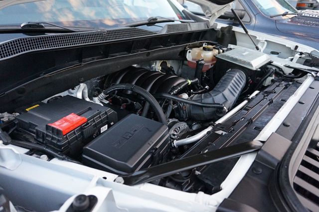 2019 Chevrolet Silverado 1500 LTZ, 4WD, 6.2 V8, MOON ROOF, NAVIGATION, BACKUP CAEMRA,LOW MILES - 22948870 - 25