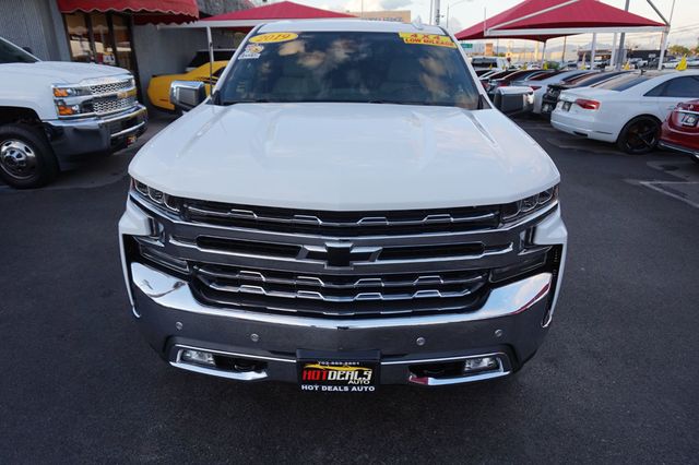 2019 Chevrolet Silverado 1500 LTZ, 4WD, 6.2 V8, MOON ROOF, NAVIGATION, BACKUP CAEMRA,LOW MILES - 22948870 - 3