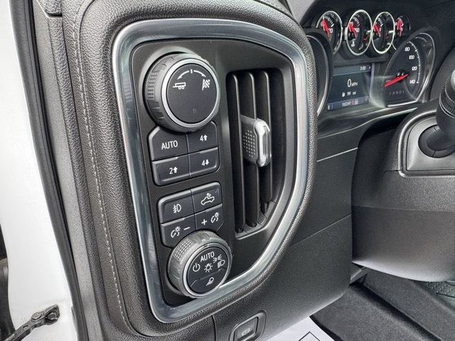 2019 Chevrolet Silverado 1500 LTZ Crew Cab 4WD - 23069266 - 13